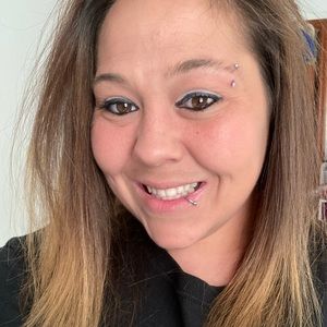 Meet your Posher, Crystal